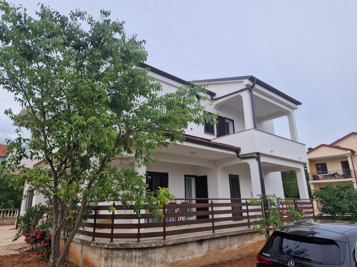 Apartmani Malo More Seline Bagian luar foto